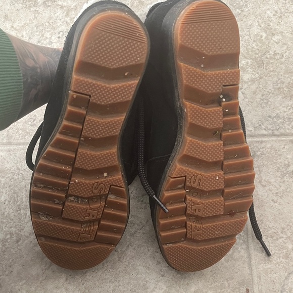 Sorel Black and Cream Winter Boots - Picture 4 of 4